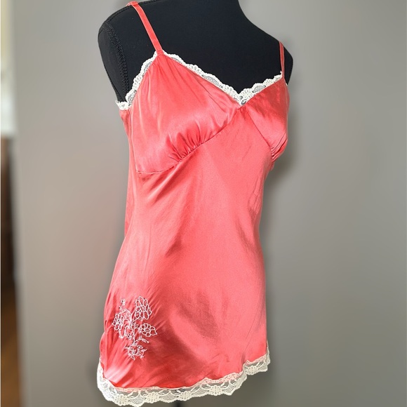 OLD NAVY SILK CAMISOLE. SIZE M. - Picture 2 of 7